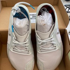 NWT VivoBarefoot Primus Lite III Finisterre - Women - size 38 - moonstone grey